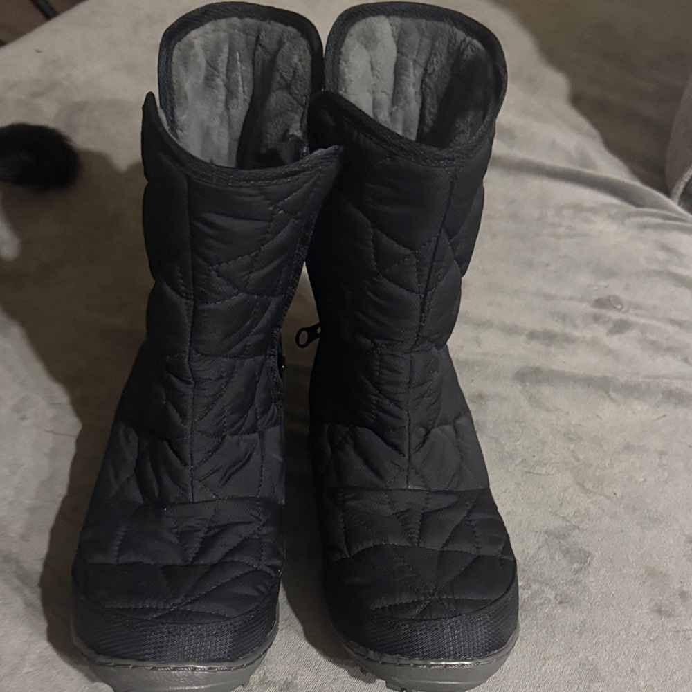 Columbia Black Quilted Winter Boots